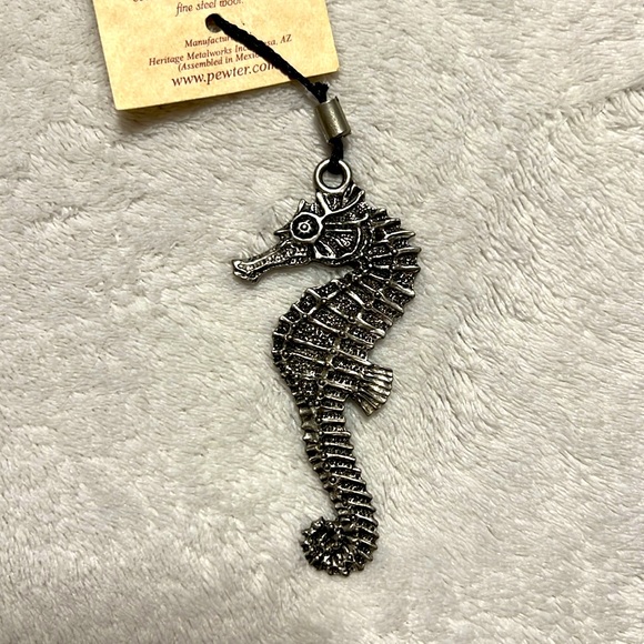 HERITAGE PEWTER. WIND CHIME with SEAHORSE. Handcrafted. 6 Silver Rods. Total 21” - Picture 4 of 10